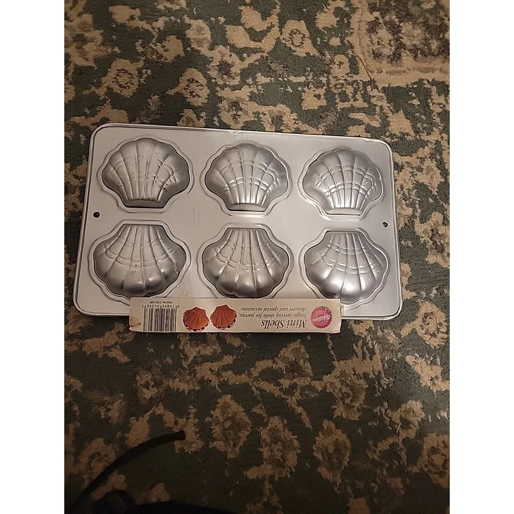 Wilton MINI 6 SHELLS CAKE PAN #2105-4396 Dessert Party Candy Single Serving